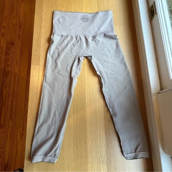 Spanx XL Grey Watercolor Leggings EUC - Picture 7 of 9